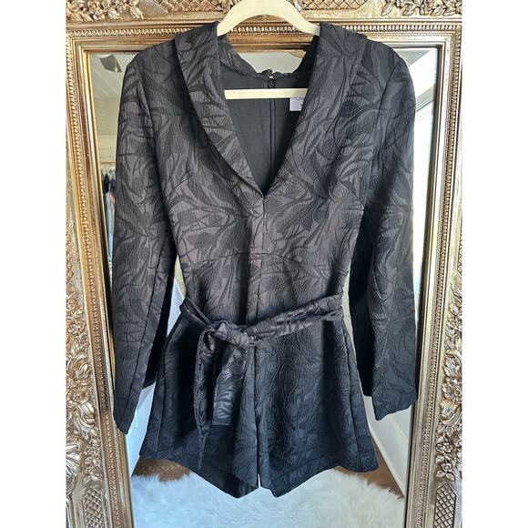 One33 Social Black Floral Belted V-Neck Blazer Romper Size 6 - Picture 6 of 9
